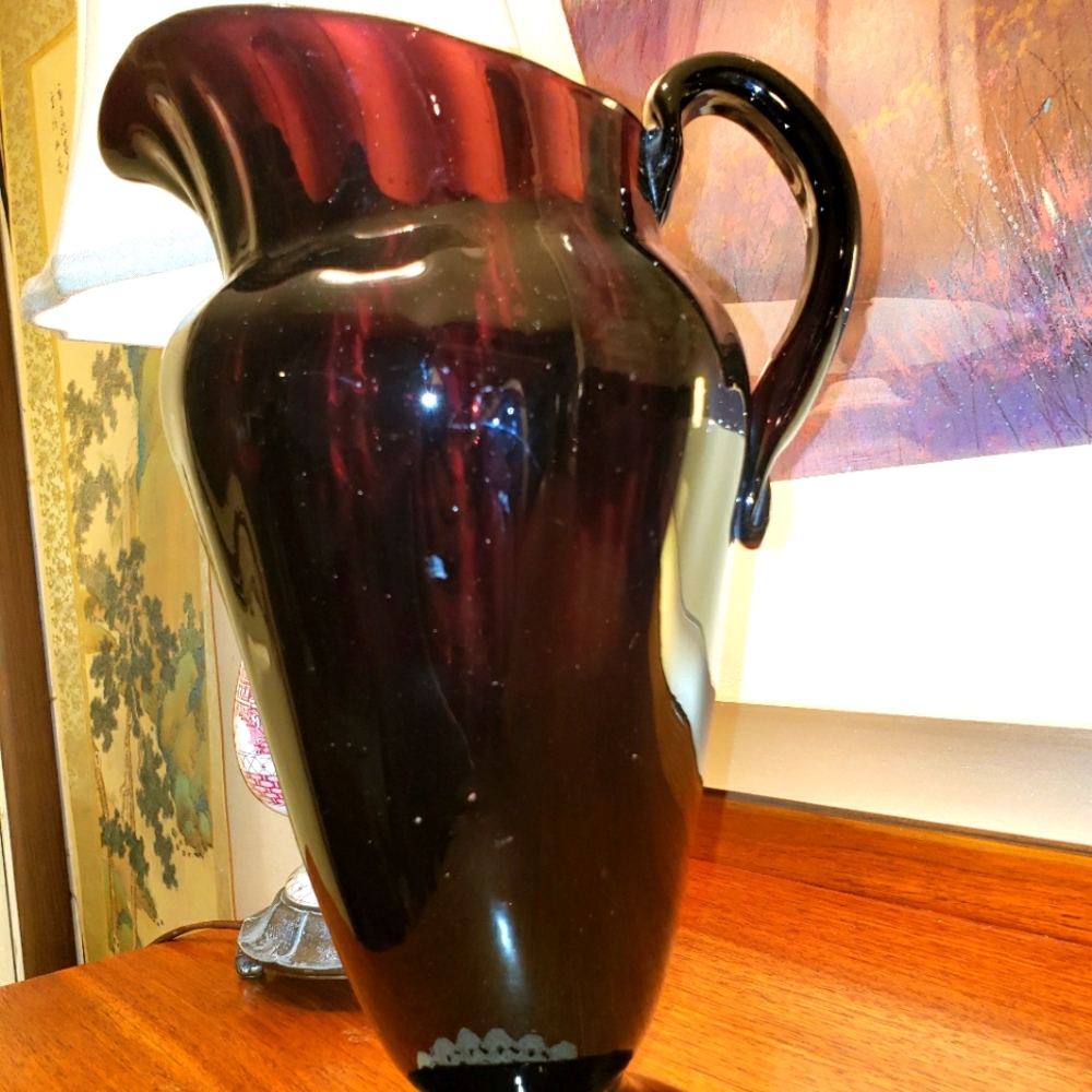 Stunning Amethyst Glass Mouthblown Pitcher. - Picture 9 of 9